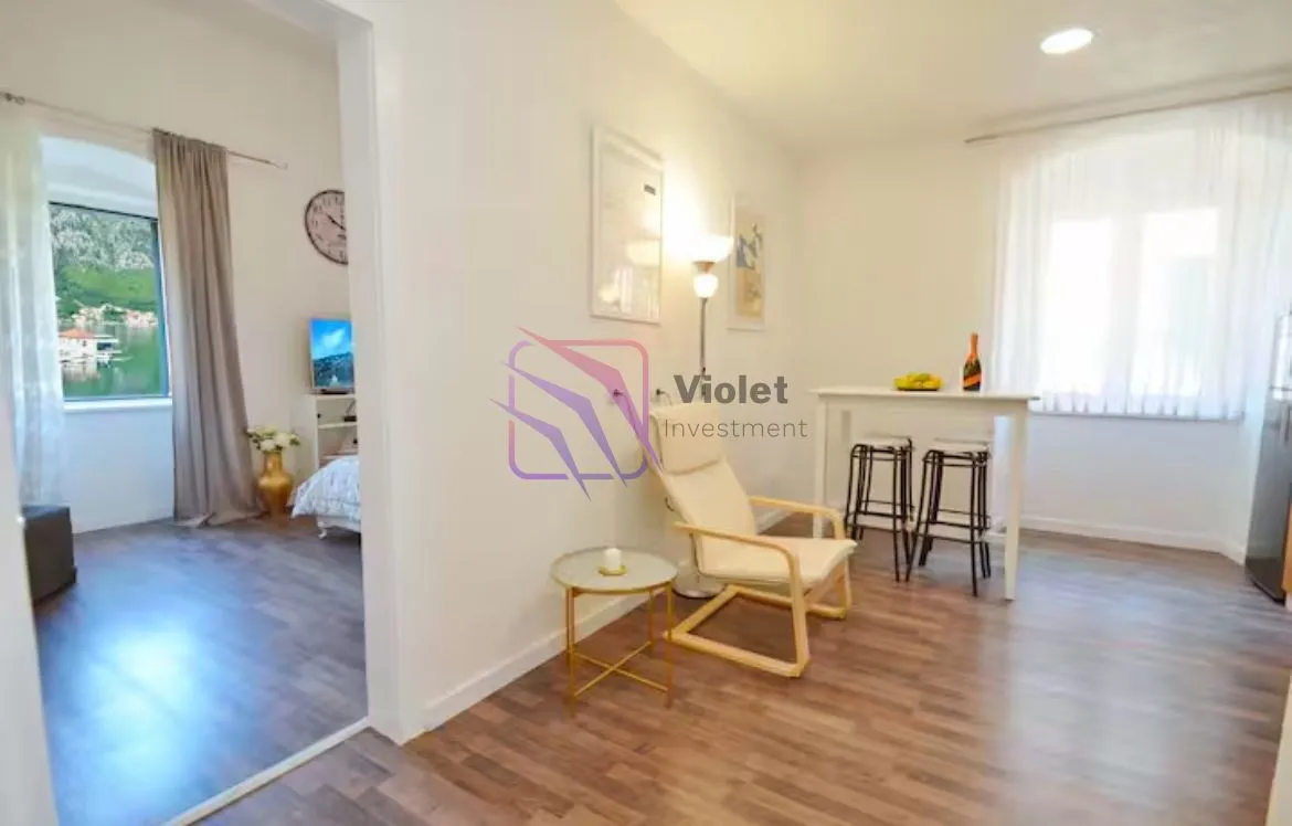 Prodaja, jednosoban stan, 42m², Stari Grad Kotor, Kotor
