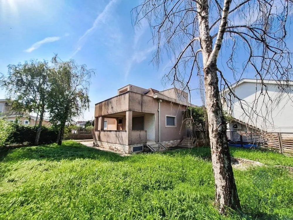 Prodaja, kuća, 228m², Dalmatinska ulica, Podgorica