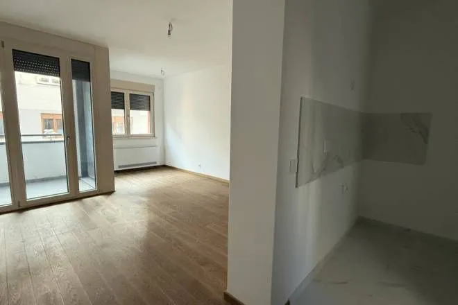 Rent, four bedroom apartment, 71m², Vračar Sve Podlokacije, Beograd