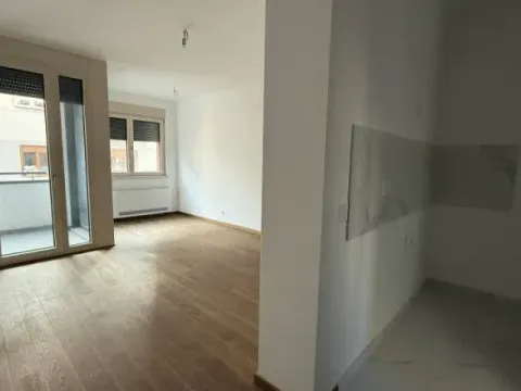 Rent, four bedroom apartment, 71m², Vračar Sve Podlokacije, Beograd - image 4