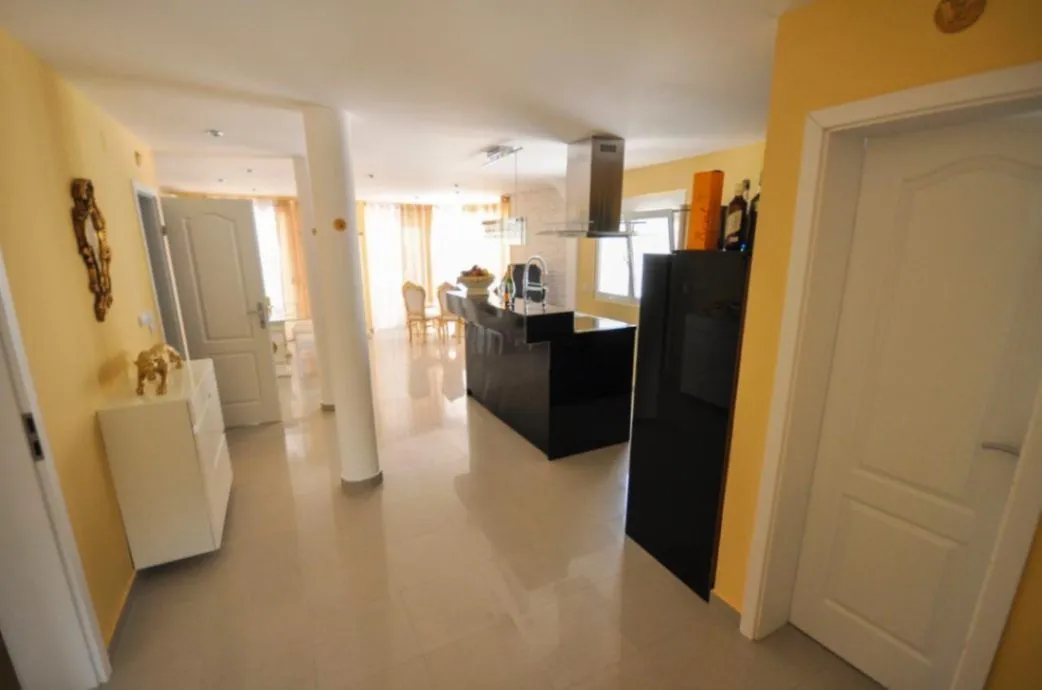 Prodaja, kuća, 450m², Bar, Crna Gora