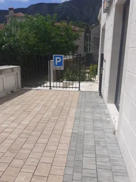 Rent, office space, 80m², Dobrota, Kotor - image 9