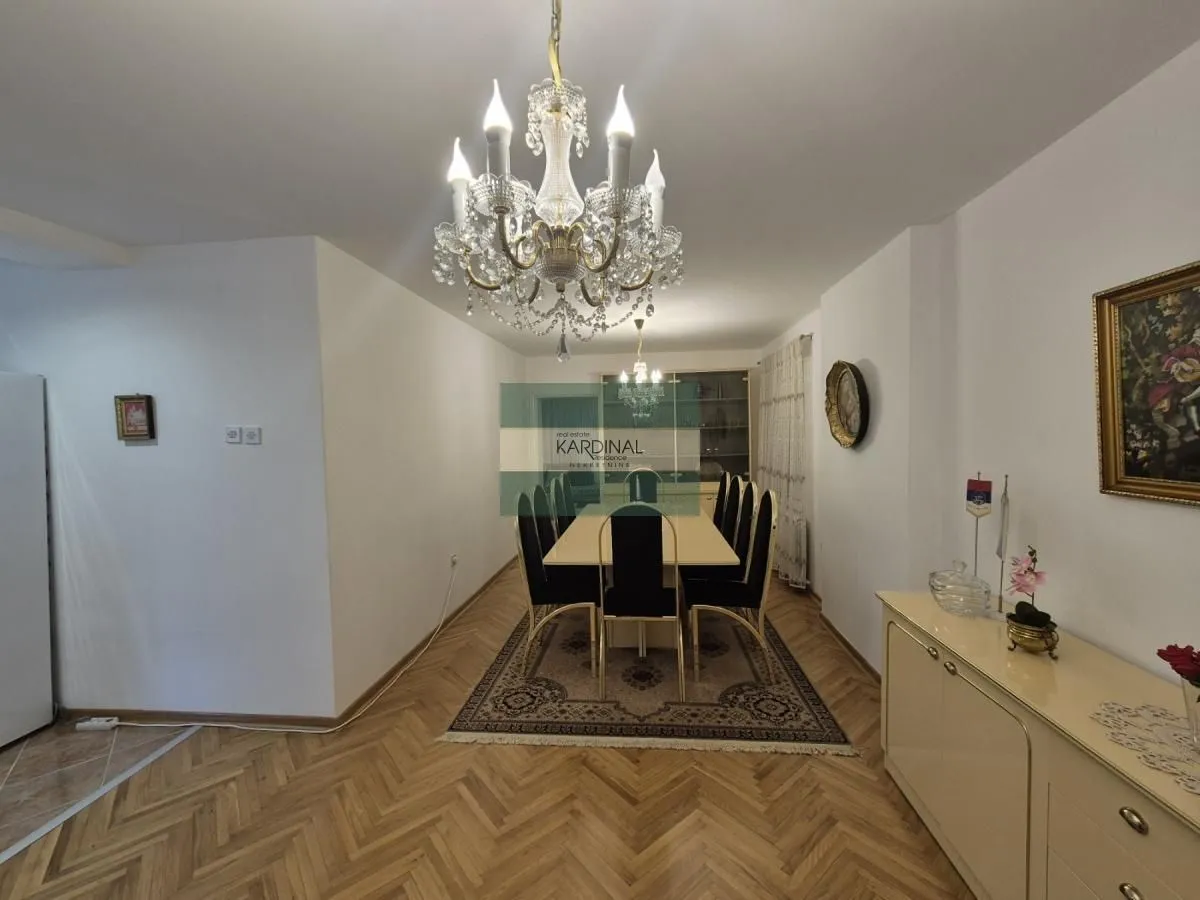 Prodaja, kuća, 379m², Trnava, Jagodina