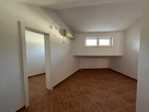 Sale, two bedroom apartment, 60m², Sutomore, Bar - image 4