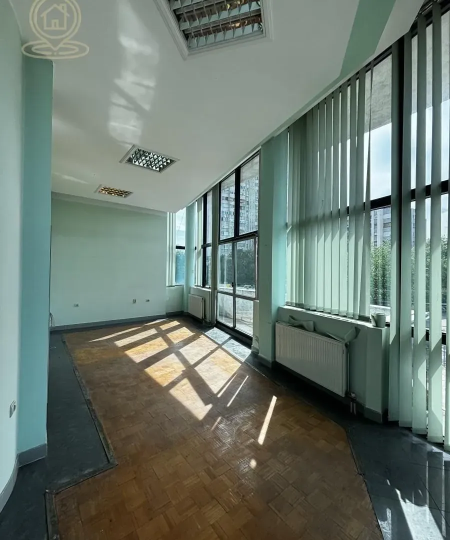 Rent, office space, 450m², Marger, Niš