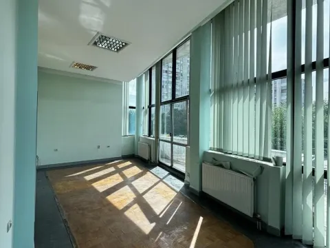 Rent, office space, 450m², Medijana, Niš - image 18