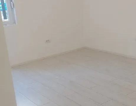 Izdavanje, poslovni prostor, 58m², Centar, Podgorica - image 12