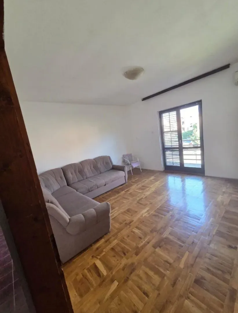 Izdavanje, trosoban stan, 85m², Stari Aerodrom, Podgorica