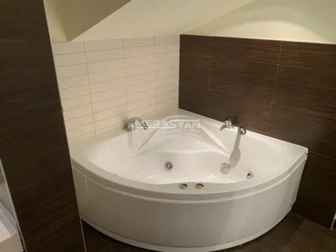 Izdavanje, trosoban stan, 92m², Stari Grad, Beograd - image 10