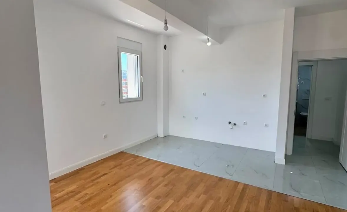 Prodaja, dvosoban stan, 74m², Centar, Bar