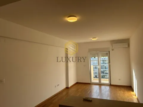 Rent, office space, 65m², Stari Aerodrom, Podgorica - image 14