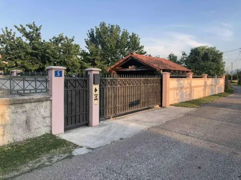 Rent, house, 300m², Donji Kokoti, Podgorica - image 16