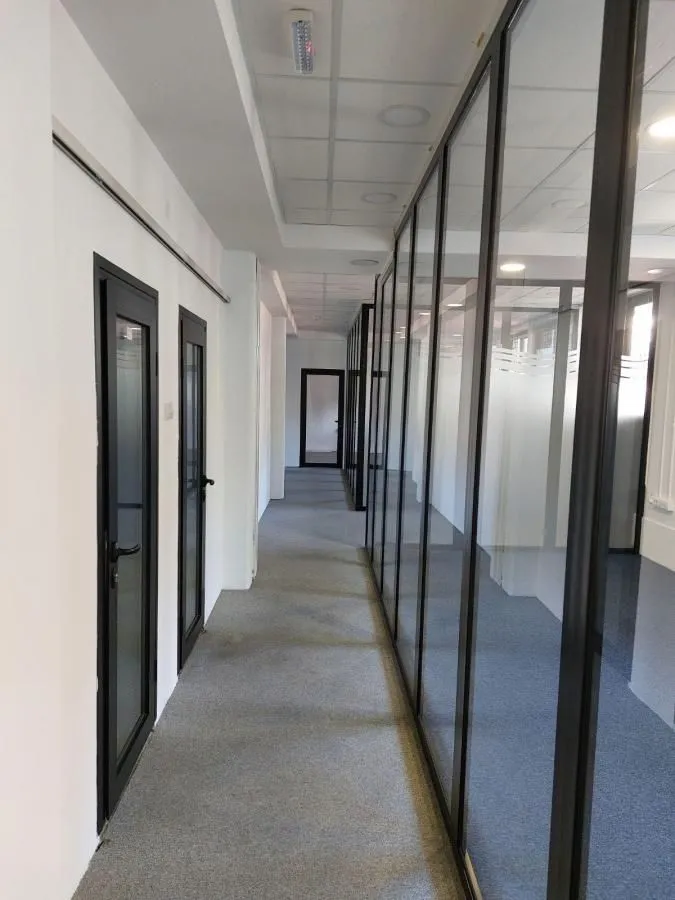 Rent, office space, 200m², Lekino Brdo, Voždovac Sve Podlokacije