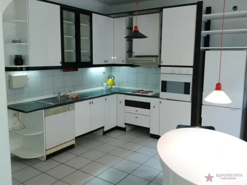 Prodaja, trosoban stan, 106m², Čukarica, Beograd