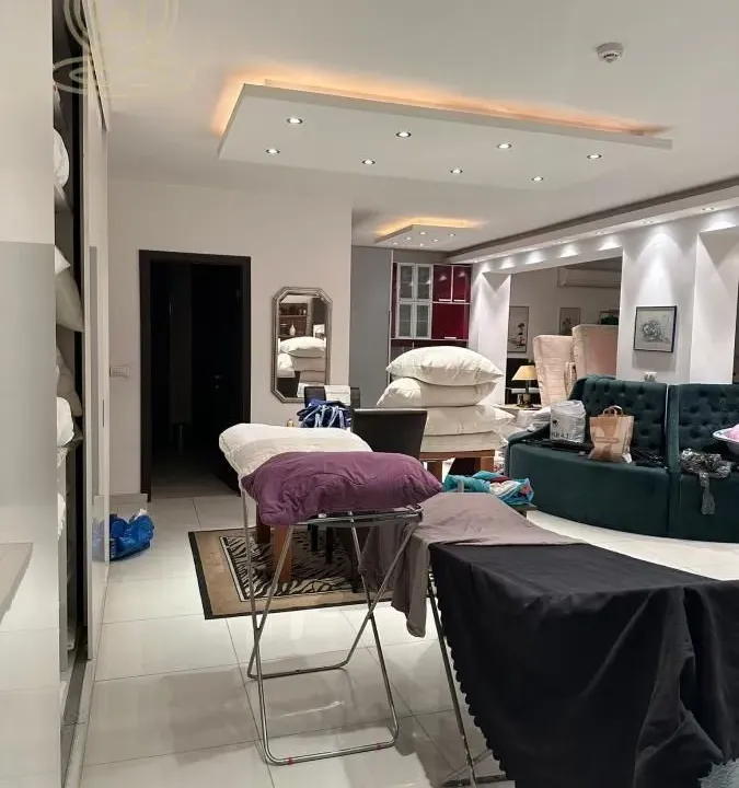 Izdavanje, poslovni prostor, 160m², Šumice, Beograd