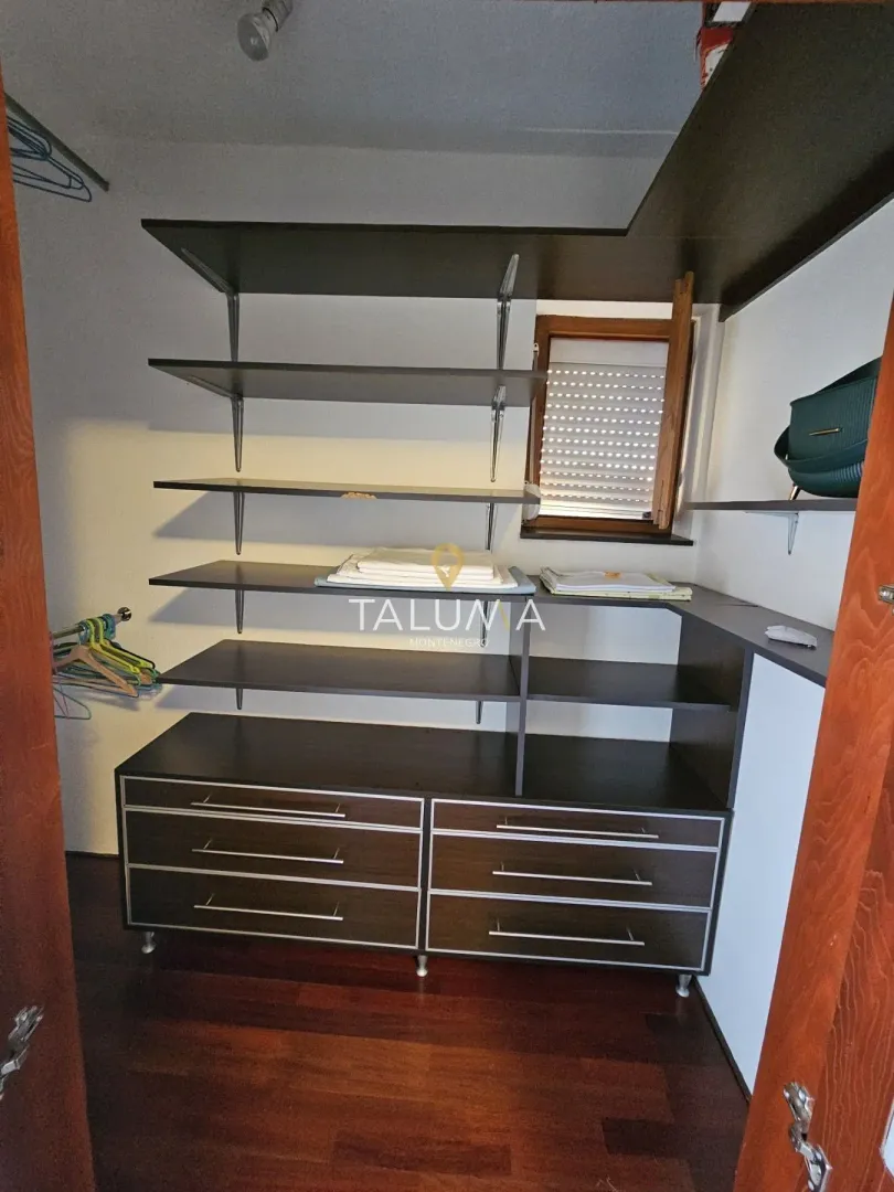 Rent, house, 216m², Dalmatinska ulica, Podgorica