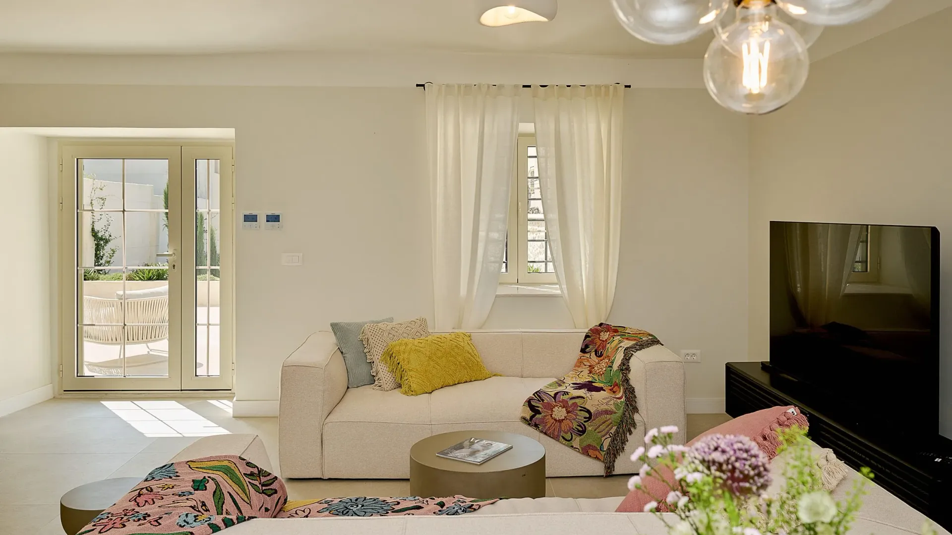 Rent, house, 200m², Kotor, Crna Gora