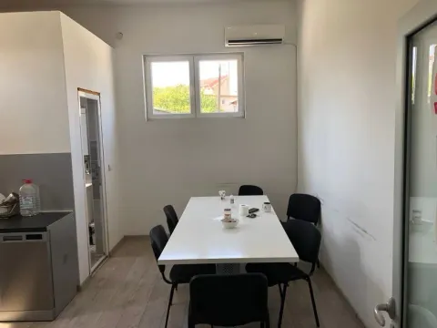 Izdavanje, poslovni prostor, 400m², Altina, Beograd - image 5