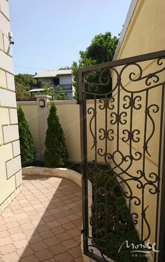 Sale, house, 330m², Utjeha, Bar
