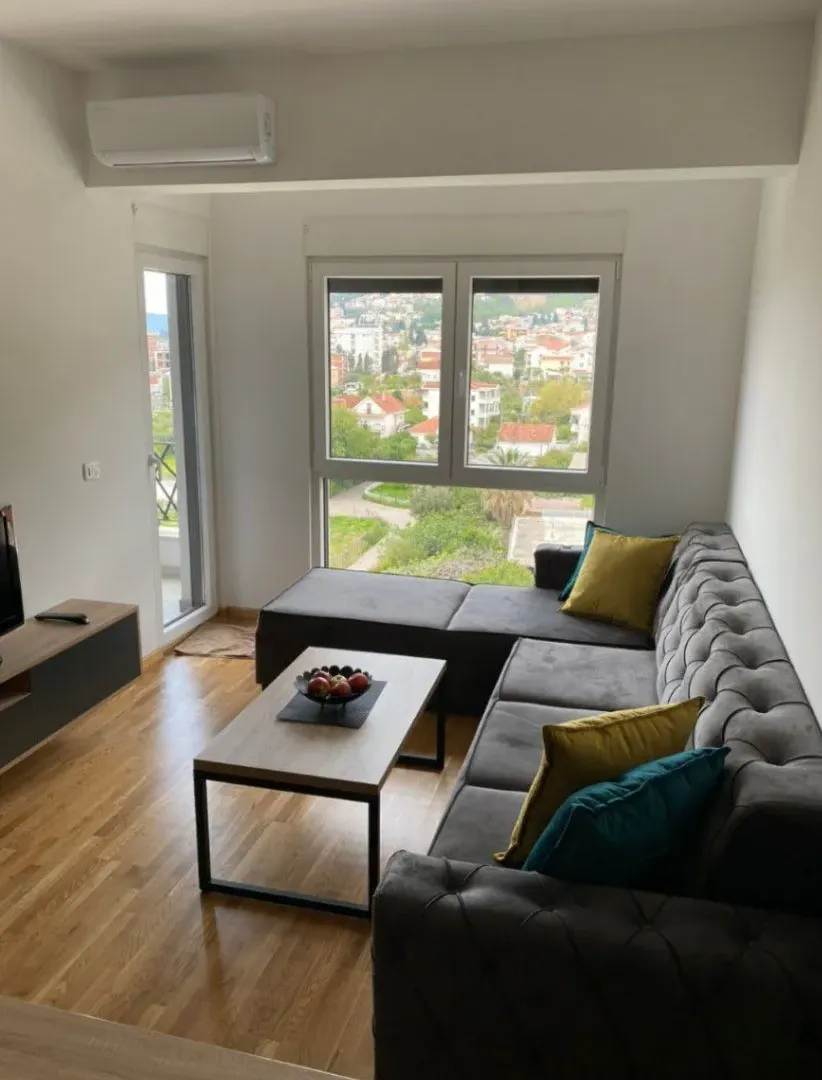 Rent, one bedroom apartment, 42m², Ilino, Bar