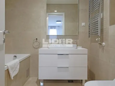 Izdavanje, trosoban stan, 88m², Savski Venac, Beograd - image 19