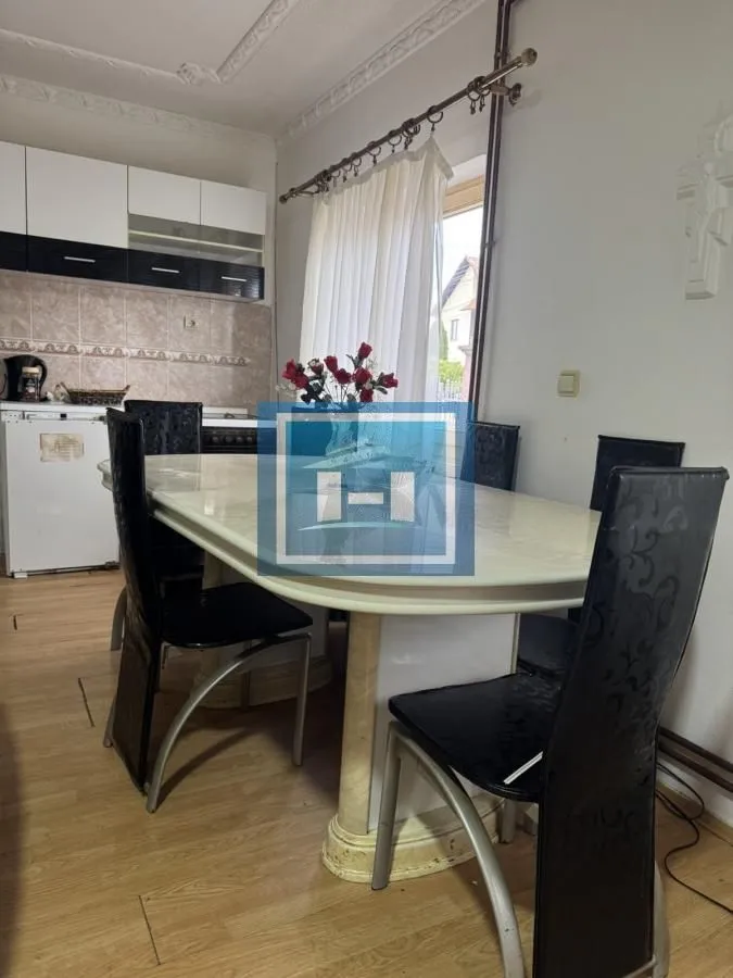Prodaja, kuća, 214m², Dom Zdravlja, Ćuprija