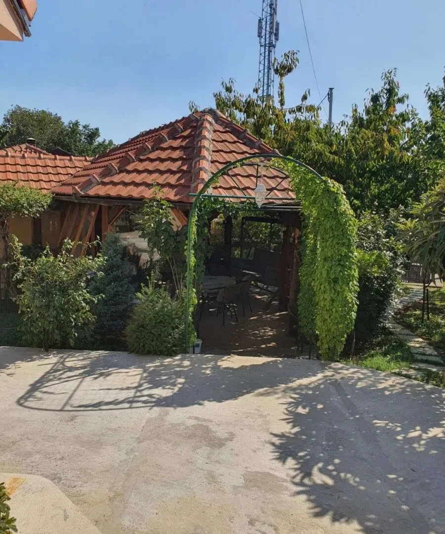 Izdavanje, kuća, 92m², Mareza, Podgorica