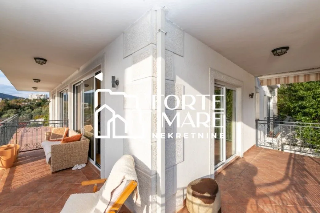 Prodaja, jednosoban stan, 75m², Đenovići, Herceg Novi