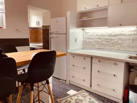 Rent, three bedroom apartment, 60m², Dorćol Sve Podlokacije, Beograd - image 3