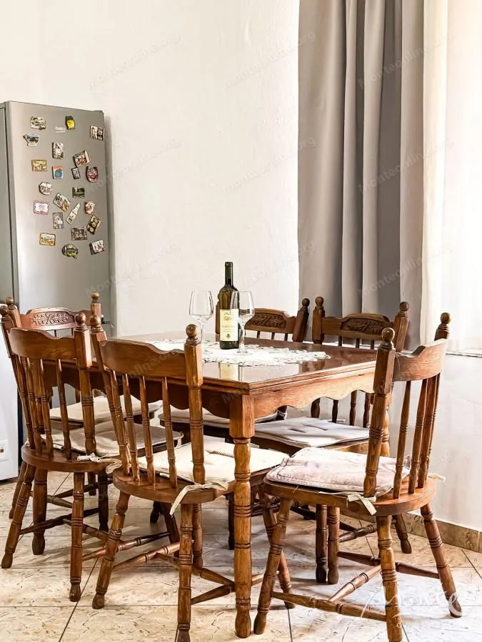 Prodaja, dvosoban stan, 60m², Škaljari, Kotor