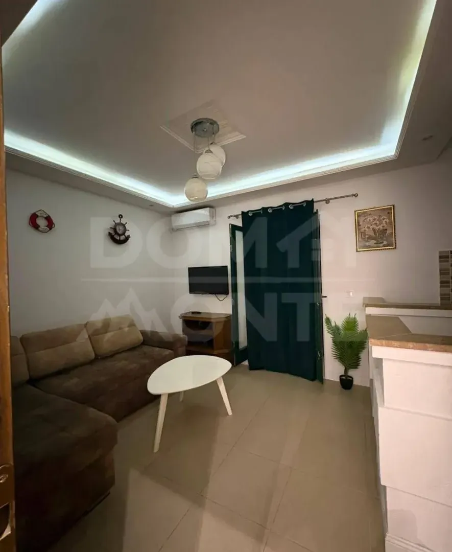 Izdavanje, jednosoban stan, 30m², Tivat, Crna Gora