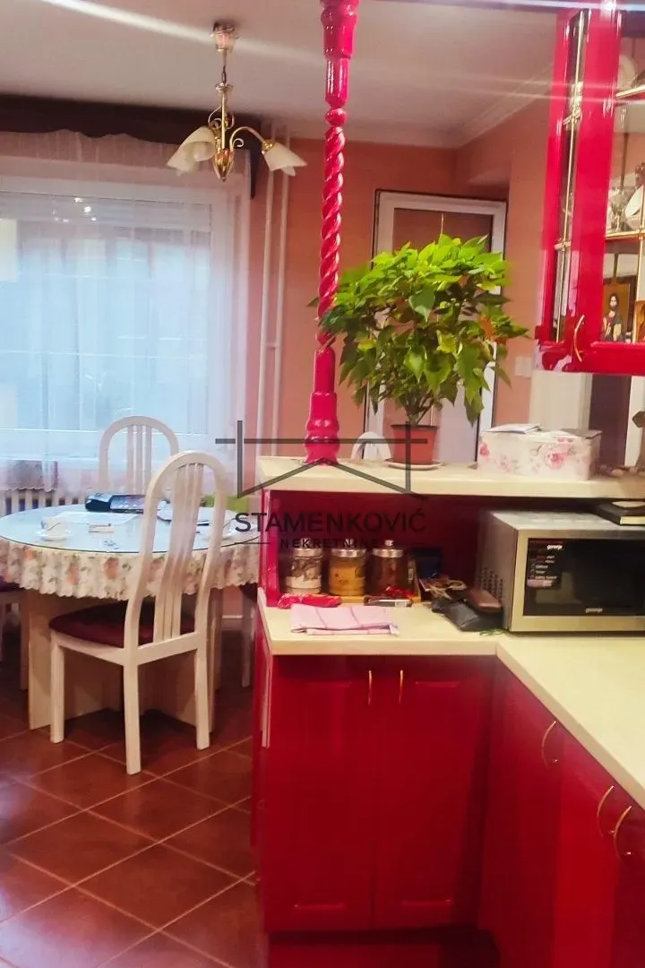 Prodaja, trosoban stan, 81m², Podbara, Novi Sad Sve Podlokacije
