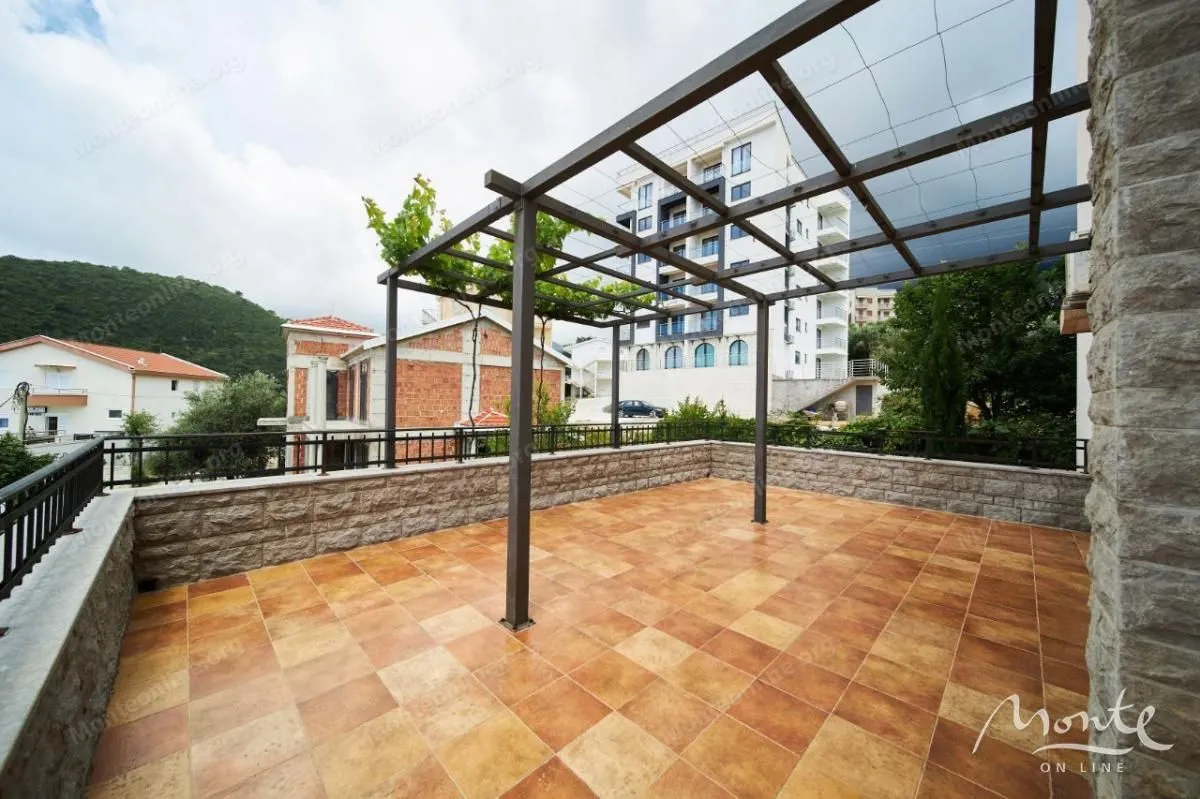 Sale, house, 495m², Bečići, Budva