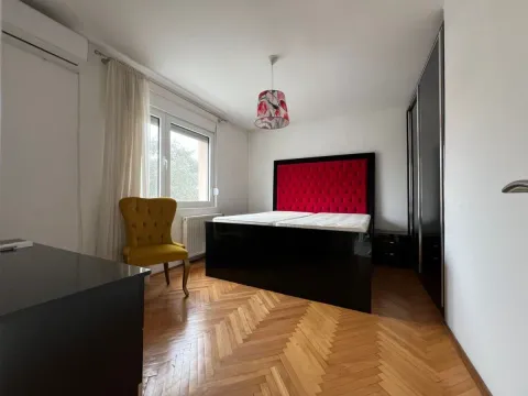 Izdavanje, kuća, 330m², Tološi, Podgorica - image 8