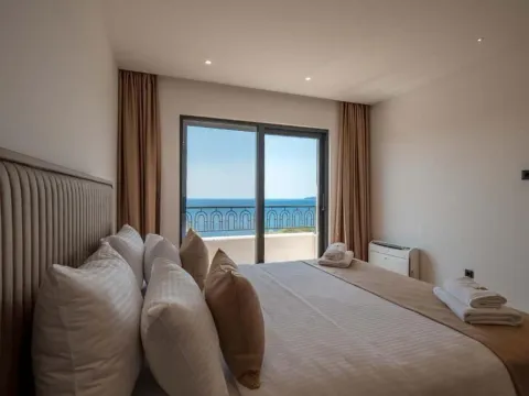 Izdavanje, kuća, 318m², Reževići, Budva - image 14