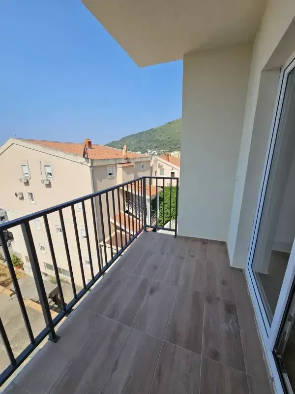 Sale, two bedroom apartment, 53m², Petrovac, Budva