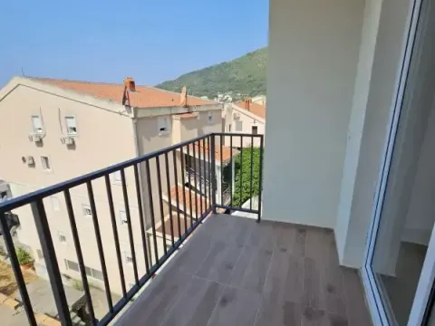 Sale, two bedroom apartment, 53m², Petrovac, Budva - image 1