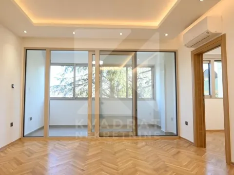 Izdavanje, poslovni prostor, 106m², Baston, Podgorica - image 1