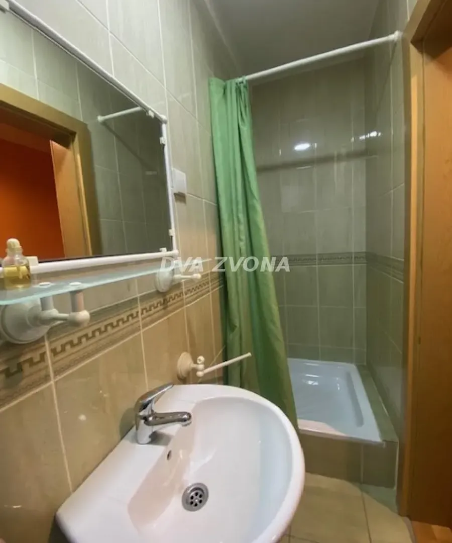 Prodaja, trosoban stan, 82m², Centar, Novi Sad