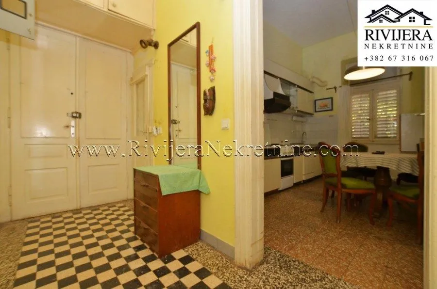 Prodaja, četvorosoban stan, 146m², Centar, Herceg Novi