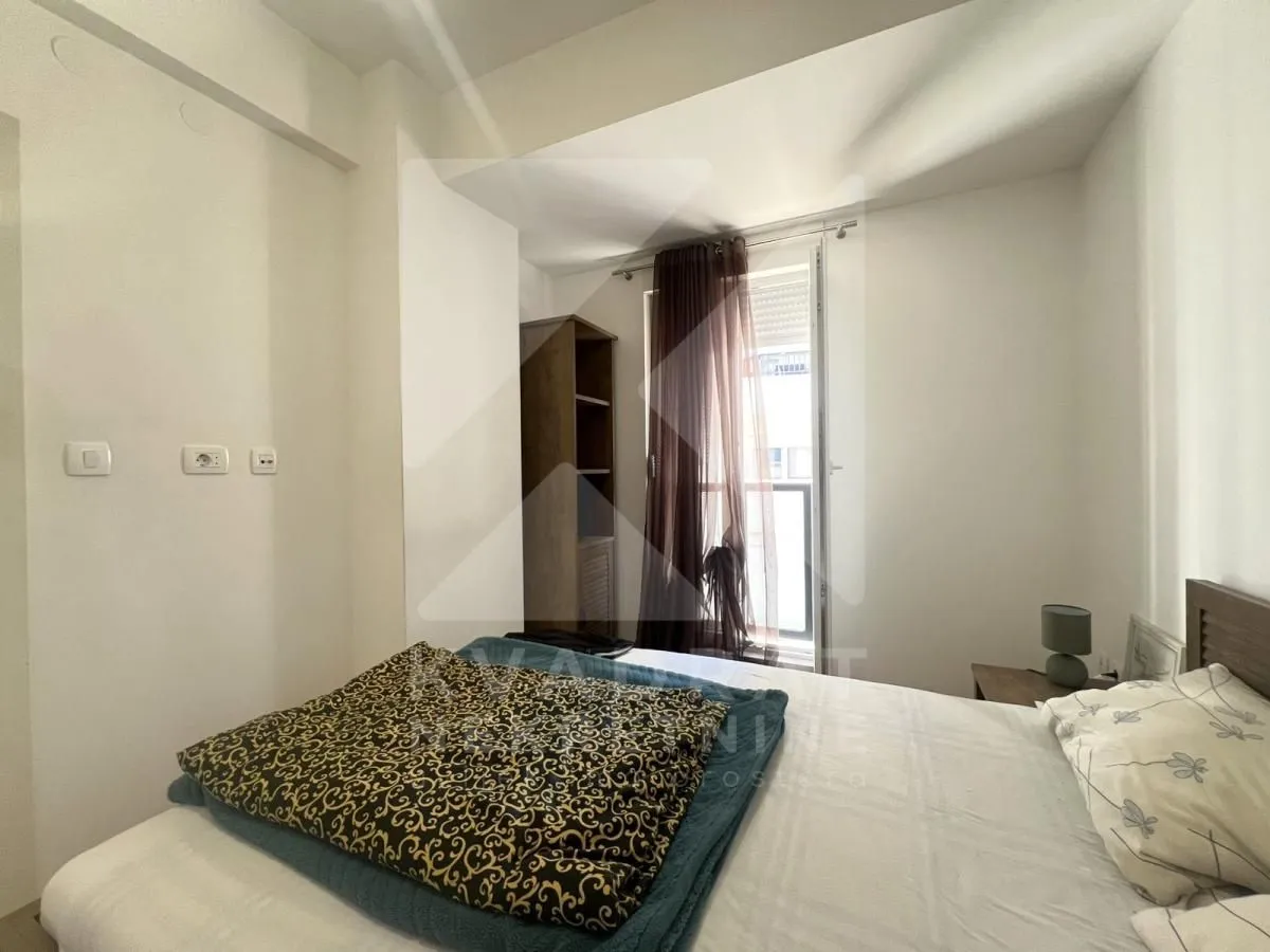 Izdavanje, jednosoban stan, 43m², Centar, Podgorica