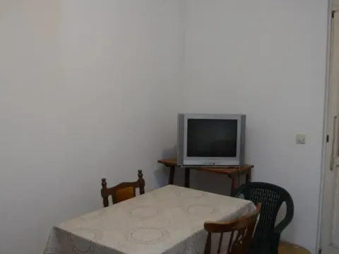 Izdavanje, jednosoban stan, 24m², Zvezdara Sve Podlokacije, Beograd - image 3