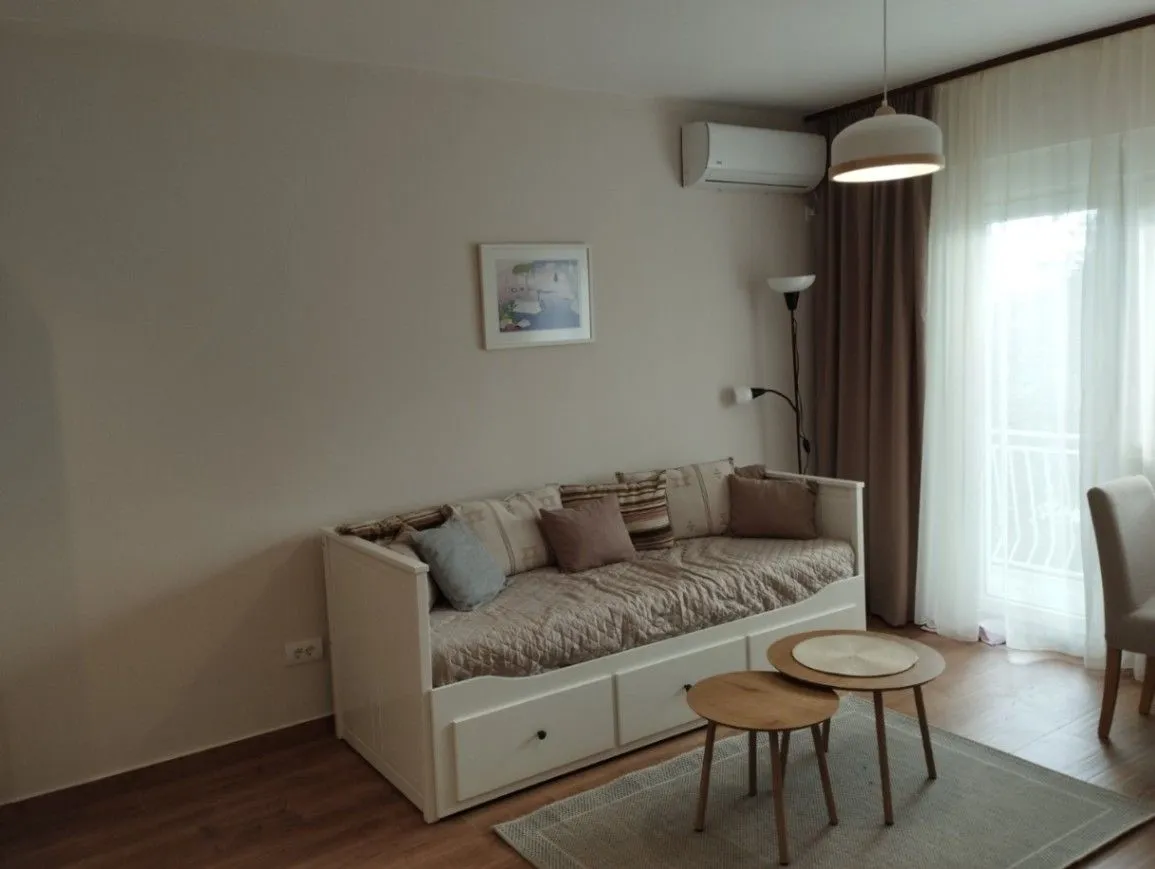 Izdavanje, jednosoban stan, 41m², Pod Kuk, Tivat