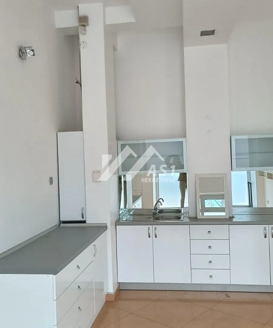 Prodaja, dvosoban stan, 69m², Grbavica, Novi Sad Sve Podlokacije