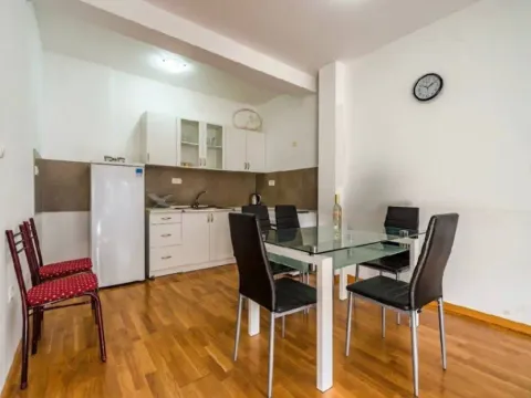 Rent, apartment, 93m², Rafailovići, Budva - image 5