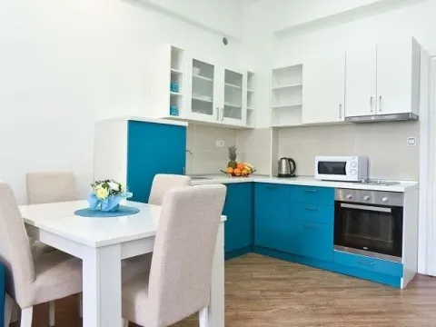 Izdavanje, jednosoban stan, 45m², Centar, Budva - image 3