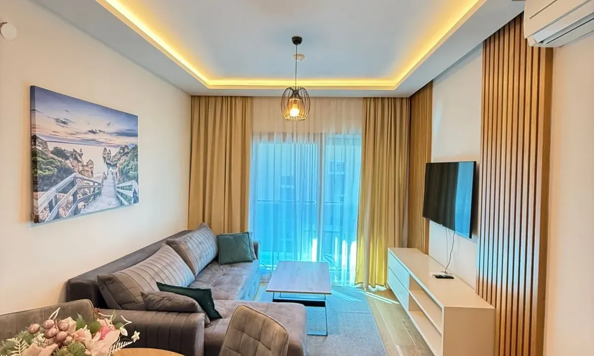 Izdavanje, dvosoban stan, 70m², Pržno, Budva