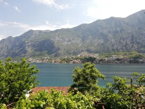Sale, house, 120m², Kotor, Crna Gora