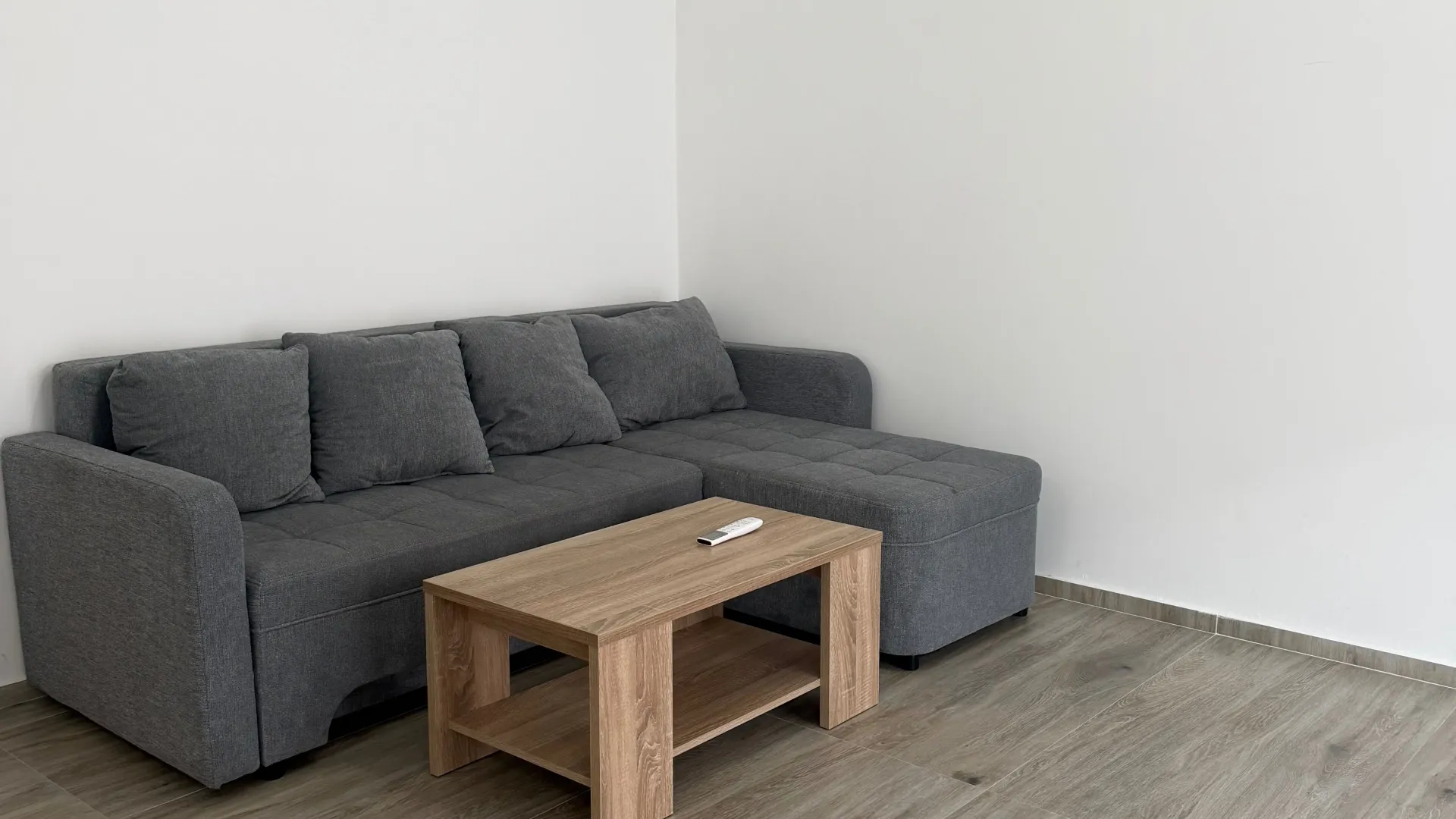 Izdavanje, jednosoban stan, 42m², Bonići, Tivat