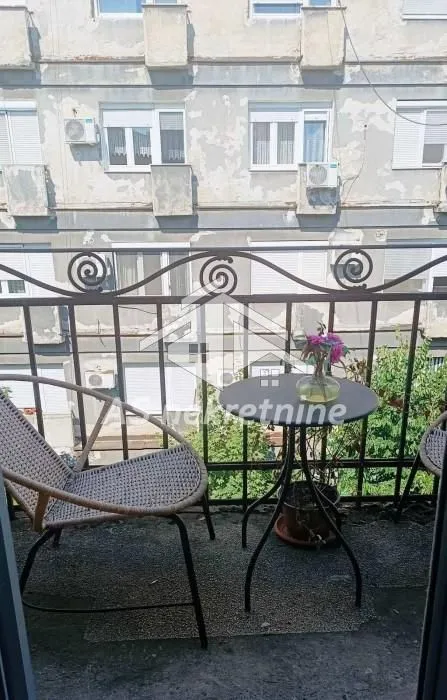 Rent, four bedroom apartment, 120m², Stari Grad, Beograd